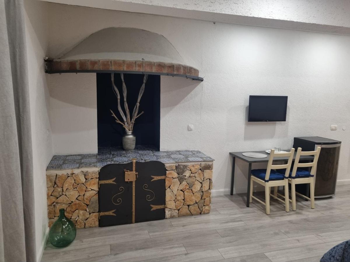 Rooms And Apartment Feral Rovinj Exterior foto